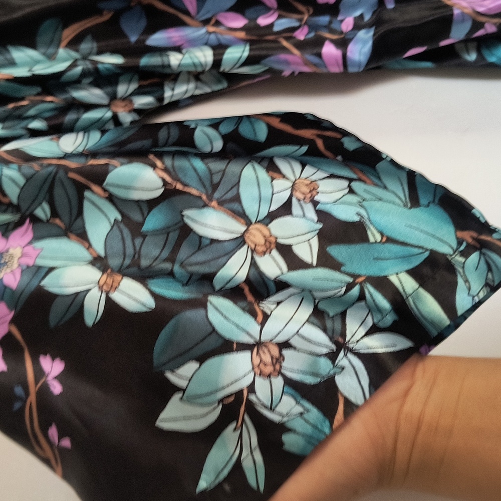 NWT Linea Donatella Black Floral Robe Sz XL Women - Picture 6 of 15